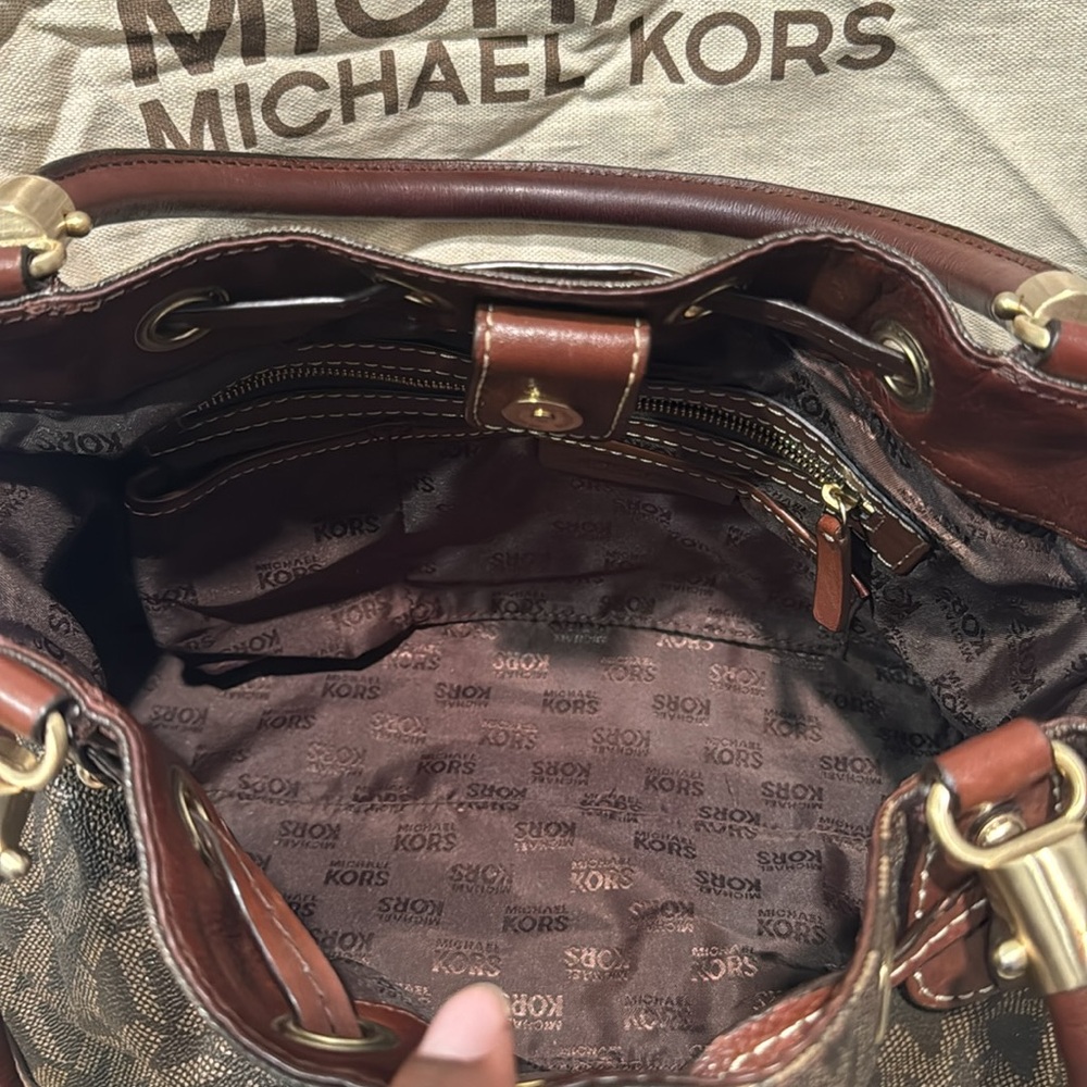 Authentic Michael Kors Handbag - image 6